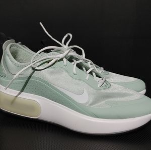 Nike Air Max Dia Pistachio Size 7.5